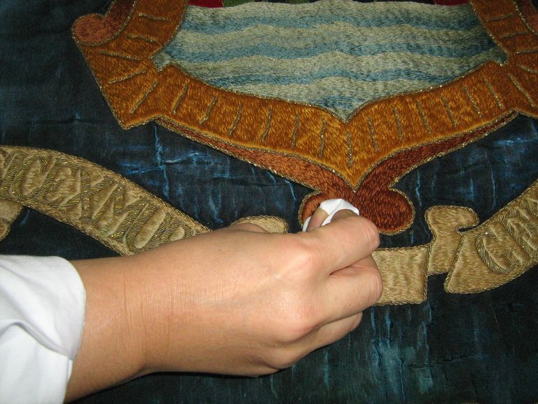 pulitura con solvente per tamponamento